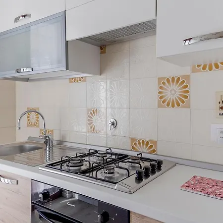 Lemon Tree - Garden, Sea View, Wifi Apartment