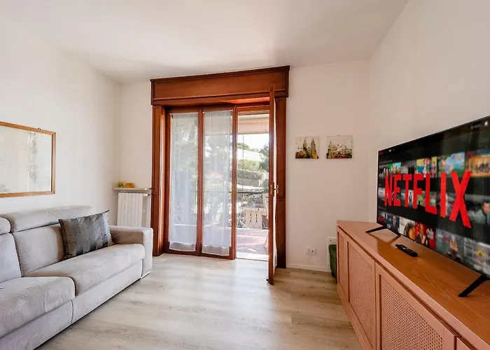 شقة Lemon Tree - Garden, Sea View, Wifi سانريمو